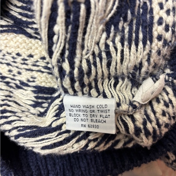 Lands End Ladies Vintage Fair Isle Snowflake Sweater Size Medium - Picture 4 of 4